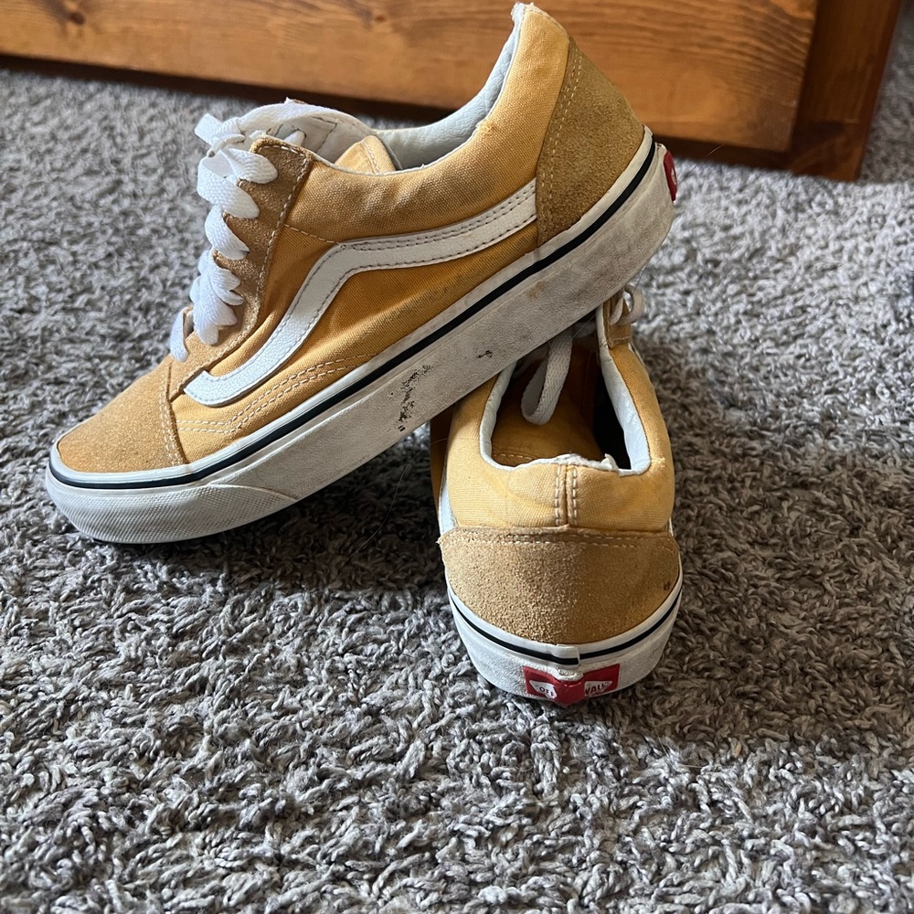 Vans - Picture 3 of 4